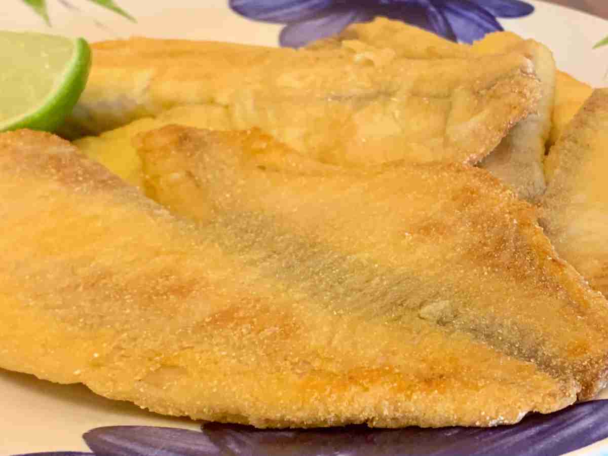 Receita fácil de peixe empanado com fubá