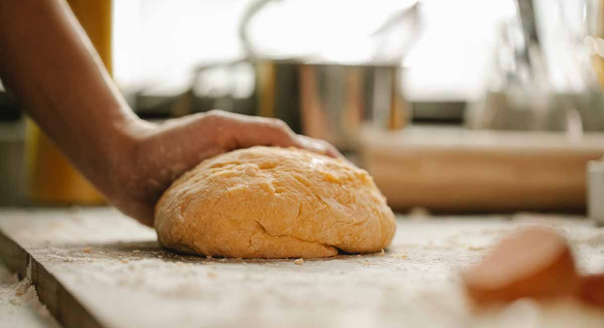 Receita muito fácil de pão caseiro do Jamie Oliver. Foto: pexels